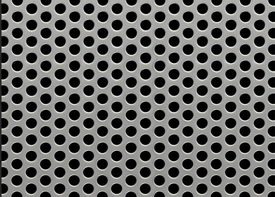 Hojas de metal perforadas ASTM B209 Estándar Materiales diversos Áreas abiertas 5% - 79%