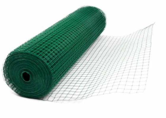 Rejas de alambre soldado recubiertas de PVC utilizadas como cercas, decoración, protección de maquinaria y jaulas de tomate