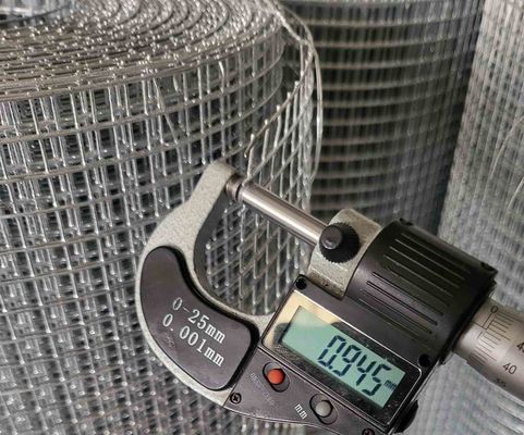 2.5-25cm agujero 1 2 malla de alambre soldado galvanizado con 1mm-10mm de diámetro 0,4-2m de ancho