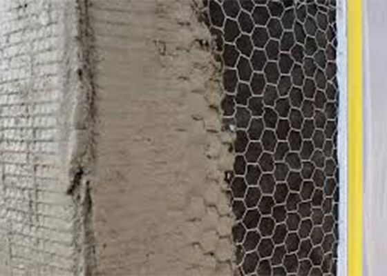 Mallas de alambre hexagonal usadas como mallas de estuco para reforzar el techo y la pared