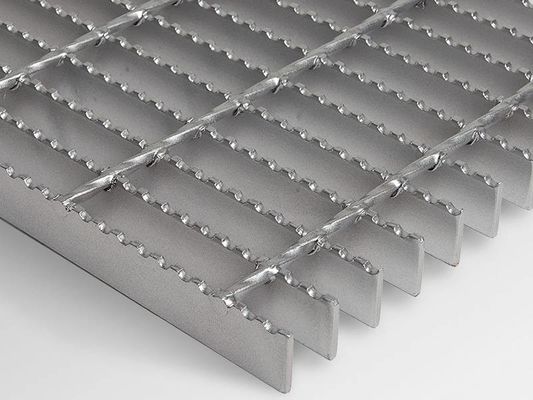 Reja de acero soldada con autógena para las pisadas de escalera, la manera del paseo, la plataforma y el diverso piso