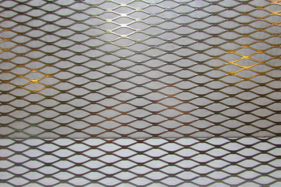 Metal ampliado aplanado Mesh For Furniture, recintos de protección, soporte de la exposición, guardias, parrilla de la barbacoa