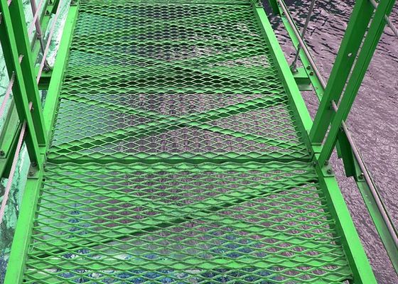Acero inoxidable y reja ampliada de acero galvanizada del metal para las pisadas seguras el caminar o de escalera
