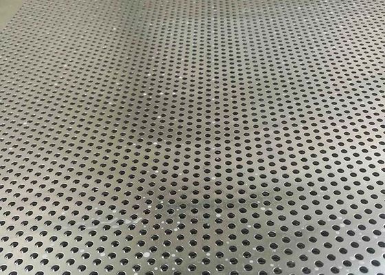Hoja de metal perforada del agujero redondo para las fachadas constructivas, decoración interior, techos, paredes de división