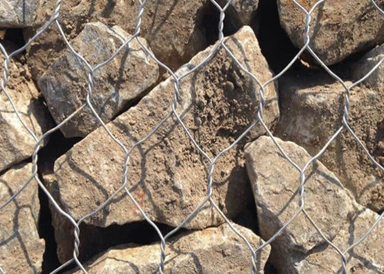 Cesta de gabión malla de alambre tejido hexagonal para la carga de piedra para la protección de las laderas del banco pavimentación de carreteras