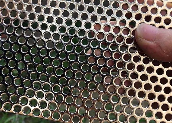 Disposiciones de patrón de dos agujeros para placas perforadas circulares rectas y escalonadas
