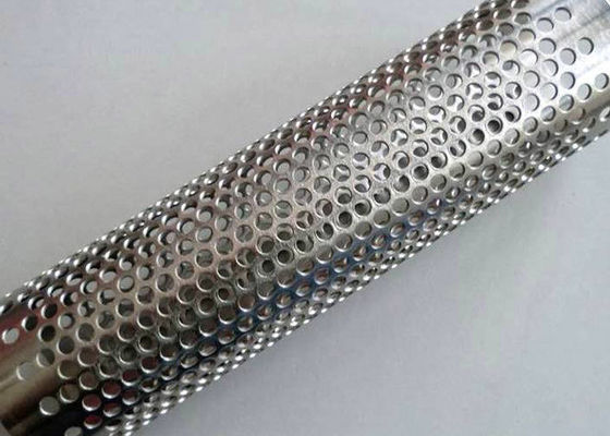 Acero al carbono suave Perforado de tubo de filtro de malla de pantalla con perfecta reciclabilidad