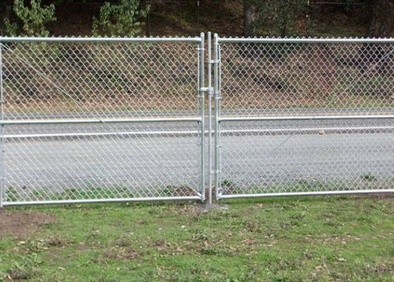 Cinc doble de la puerta de oscilación de la alambrada de F654 F900 cubierto con el poste redondo