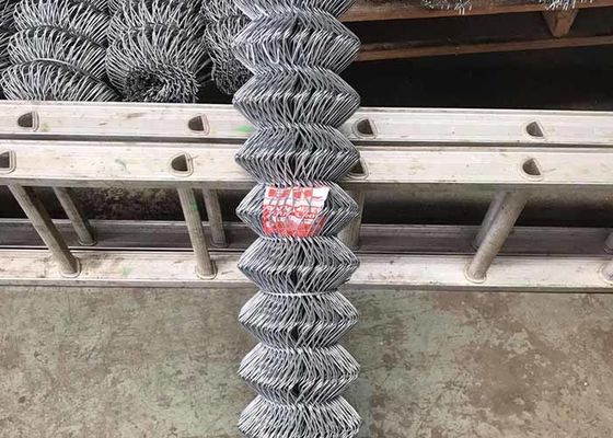 1.2 mm Rollos de cercas de enlace de cadena de hierro galvanizados polivalentes