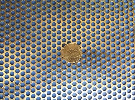 Material de aluminio de malla de alambre metálico perforado duradero ligero resistente a la corrosión adecuado para proyectos arquitectónicos